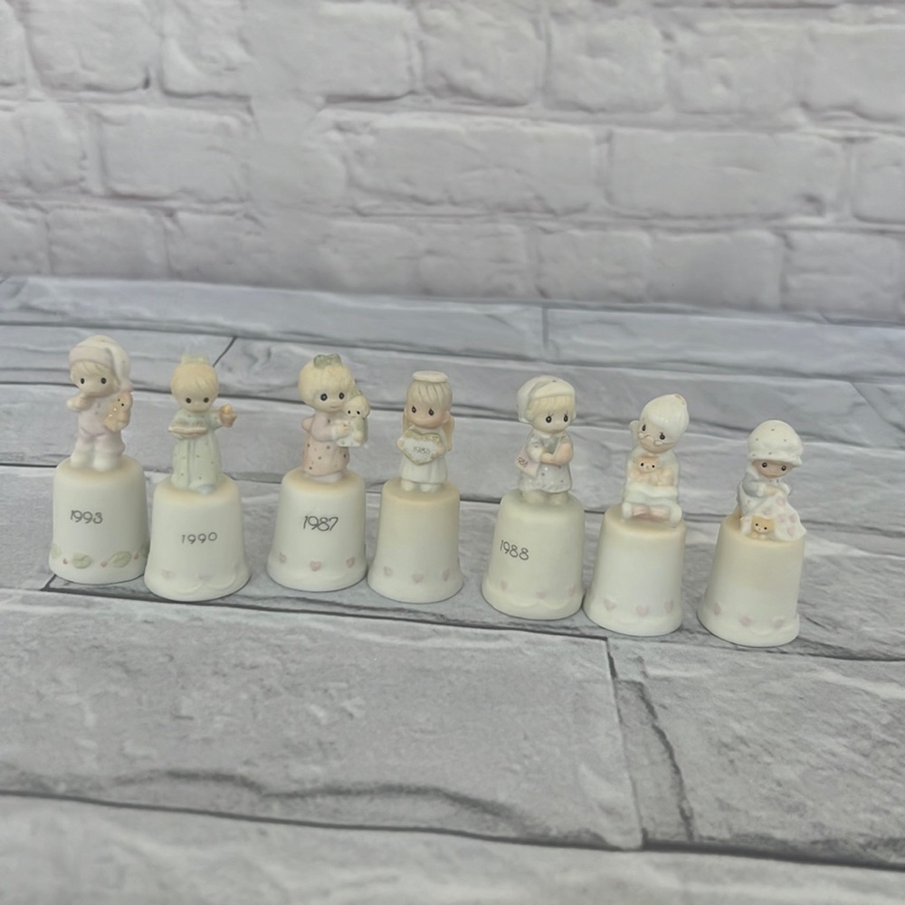 Precious Moments VTG thimbles discontinued figurines